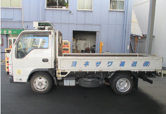 2t平ボディー　最大積載量3.0t　4台